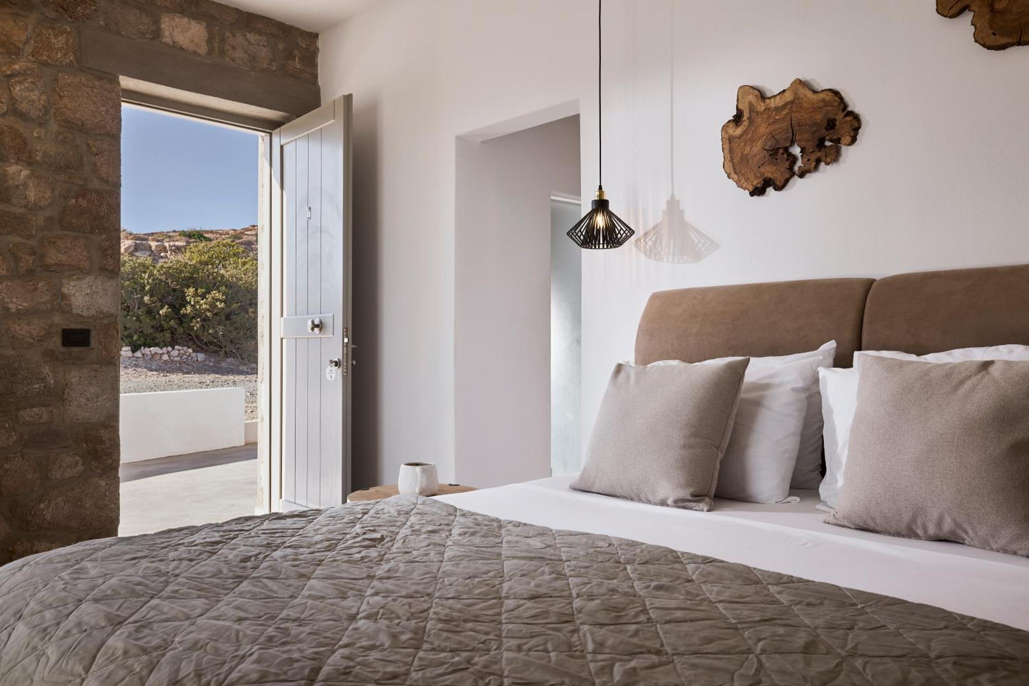 Kedros Milos Suites Adamantas Værelse billede