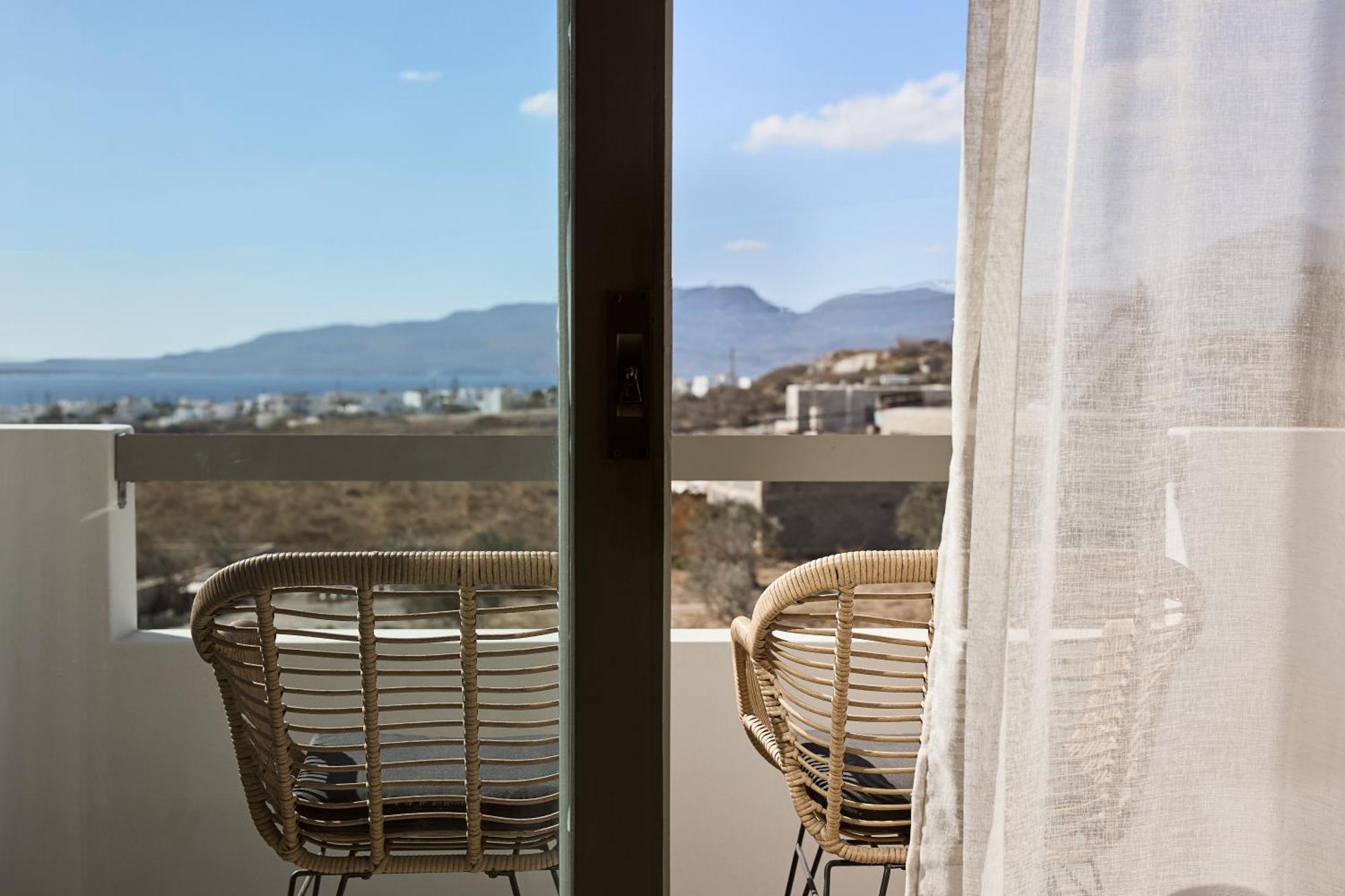Kedros Milos Suites Adamantas Eksteriør billede