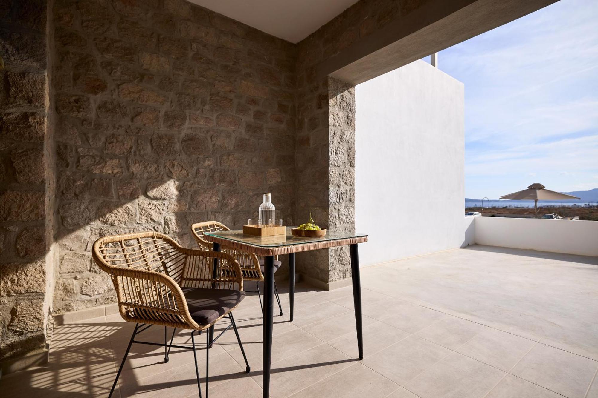 Kedros Milos Suites Adamantas Værelse billede