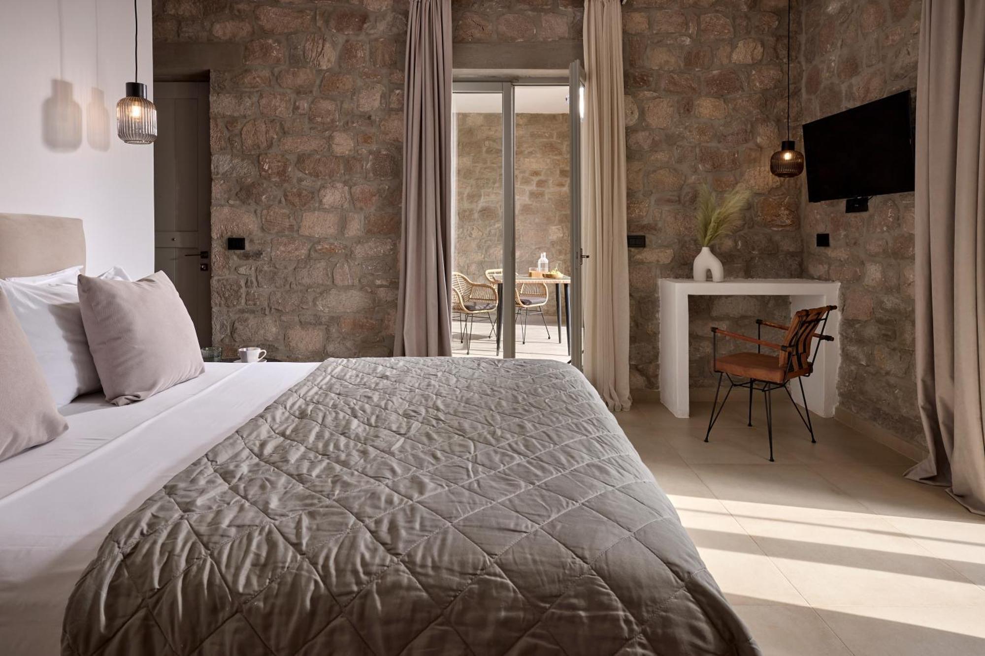 Kedros Milos Suites Adamantas Værelse billede